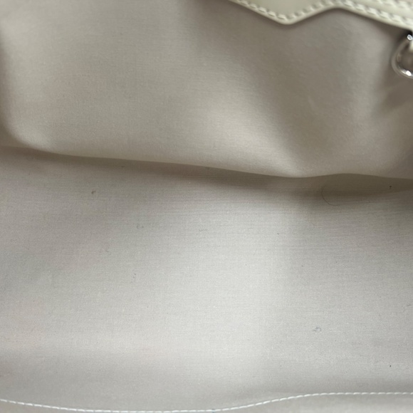 LOUIS VUITTON  Epi Brea MM Ivory - Picture 16 of 16